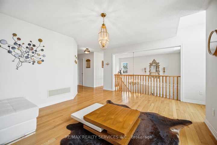 Photo 23 at 17 ISLAND Grove, Credit Valley, Brampton