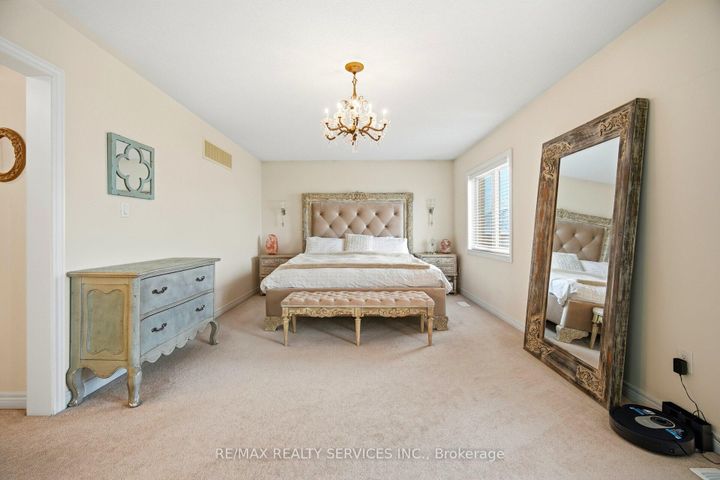 Photo 25 at 17 ISLAND Grove, Credit Valley, Brampton