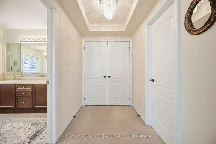 Photo 28 at 17 ISLAND Grove, Credit Valley, Brampton