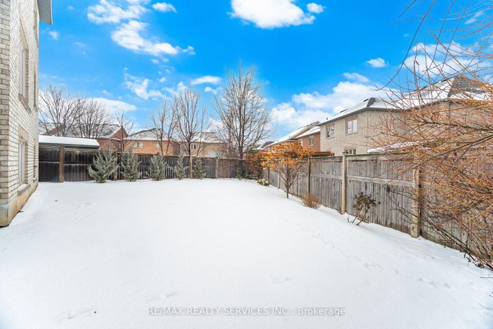 Photo 44 at 17 ISLAND Grove, Credit Valley, Brampton