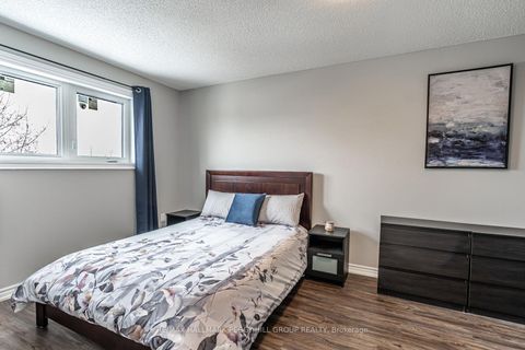 Photo 20 at 99 McIntyre Drive, Ardagh, Barrie