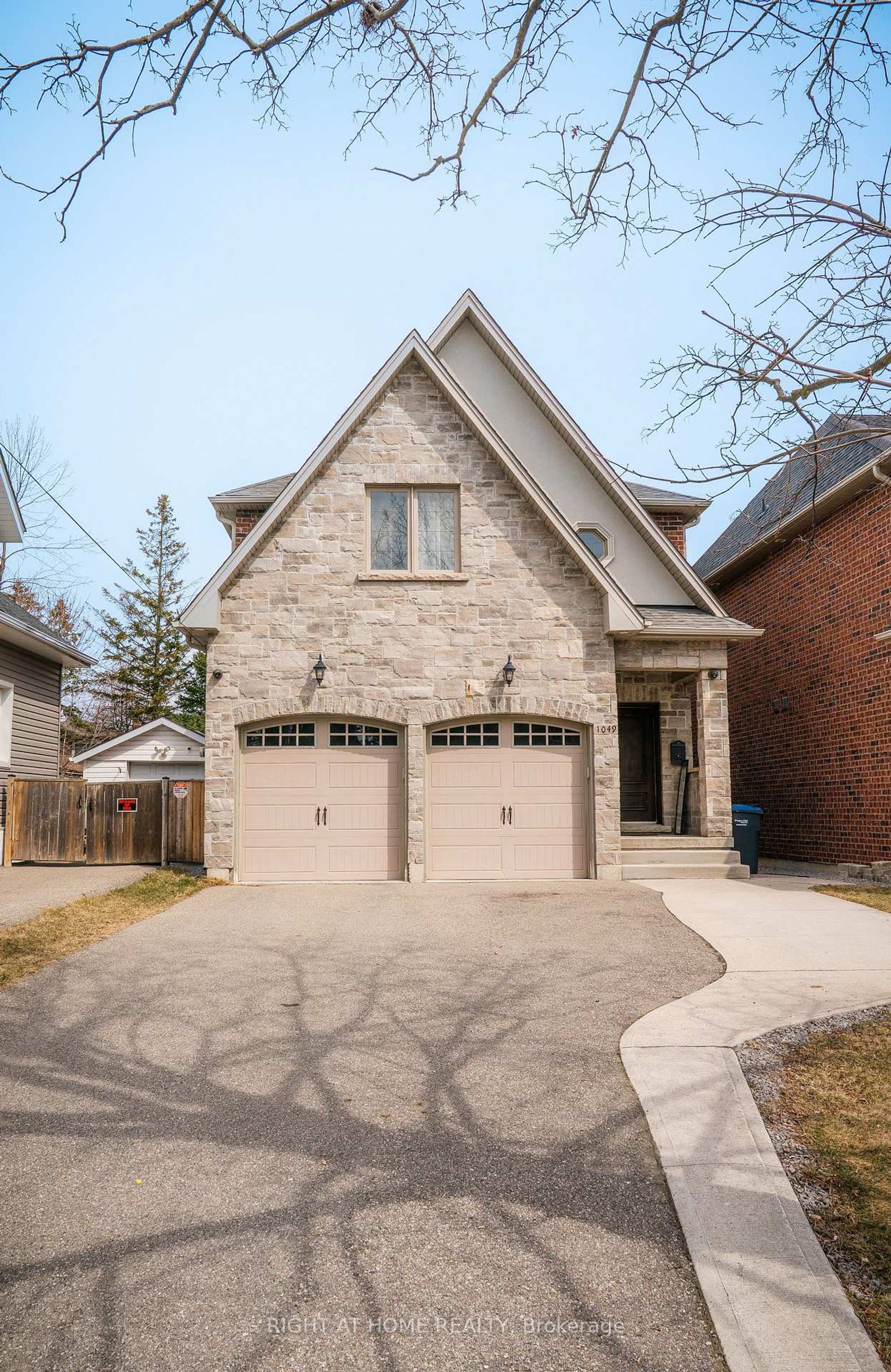 1049 Greaves Avenue, Lakeview, Mississauga by Loree Meneguzzi Real Estate 1049 Greaves Avenue, Lakeview, Mississauga