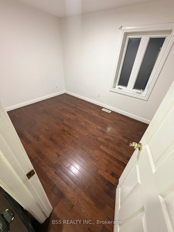 Photo 11 at 464 Warden Avenue, Oakridge, Toronto