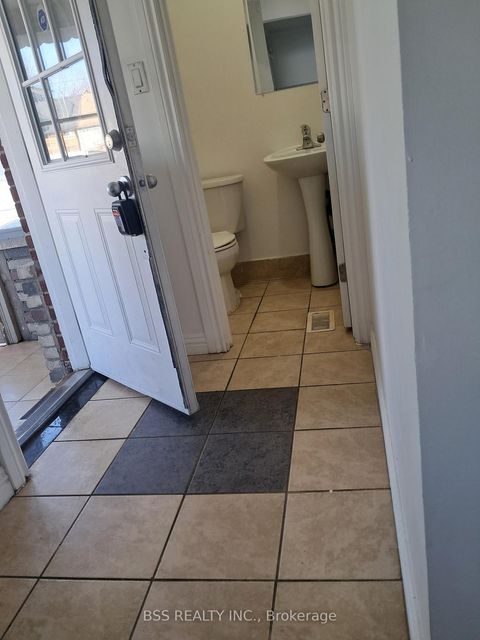 Photo 3 at 464 Warden Avenue, Oakridge, Toronto