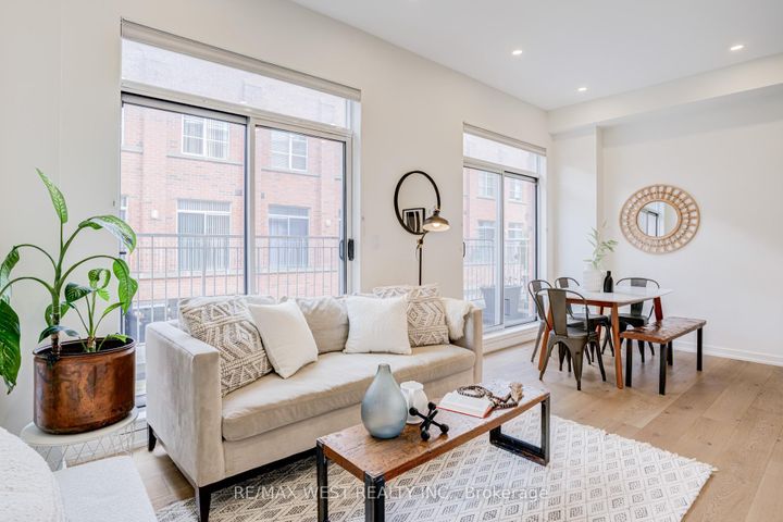 Photo 7 at 3 - 1396 Bloor Street W, Junction, Toronto