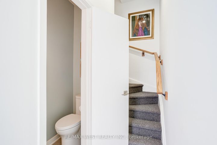 Photo 12 at 3 - 1396 Bloor Street W, Junction, Toronto