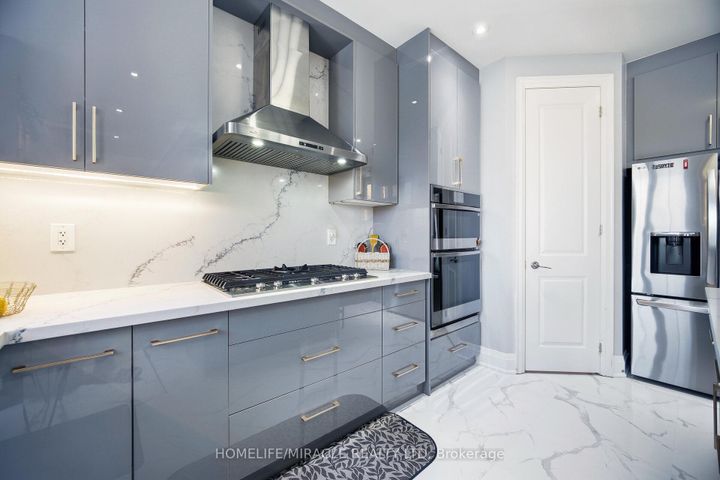 Photo 12 at 162 Coastline Drive, Bram West, Brampton