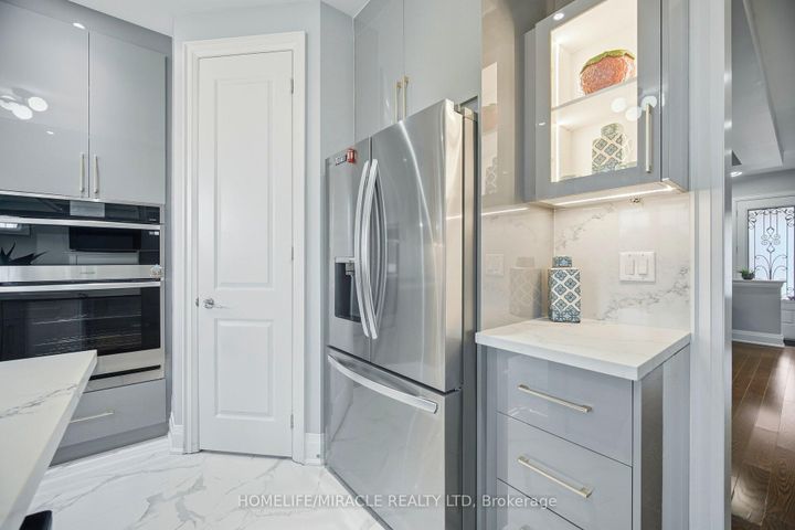 Photo 15 at 162 Coastline Drive, Bram West, Brampton