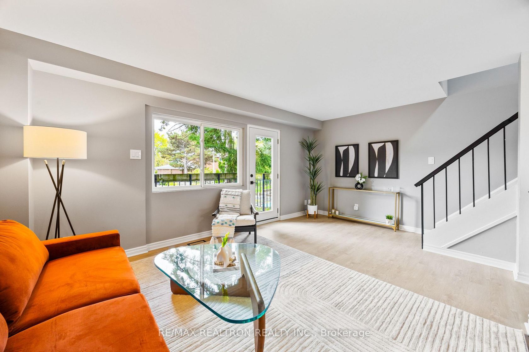 114 - 65 Godstone Road, Don Valley Village, Toronto by Loree Meneguzzi Real Estate 114 - 65 Godstone Road, Don Valley Village, Toronto