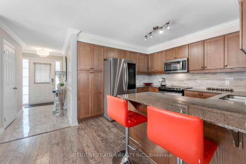 Photo 8 at 7 - 460 Woodmount Drive, Samac, Oshawa