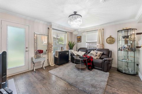 Photo 11 at 7 - 460 Woodmount Drive, Samac, Oshawa