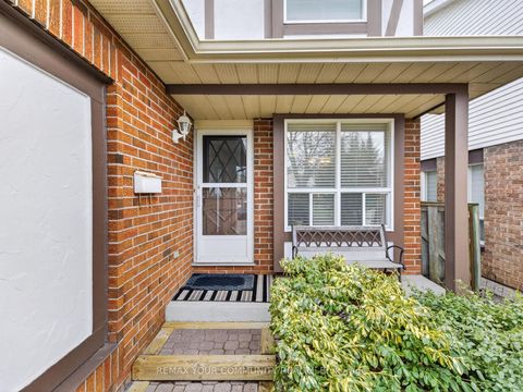 Photo 2 at 77 Oakhaven Drive, Milliken, Toronto