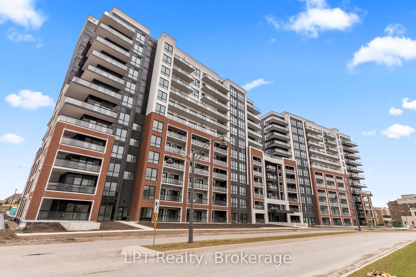 917 - 51 Clarington Boulevard, Bowmanville, Clarington 