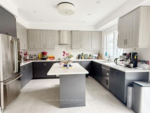 Photo 5 at TH7 - 388 Highway E, Doncrest, Richmond Hill