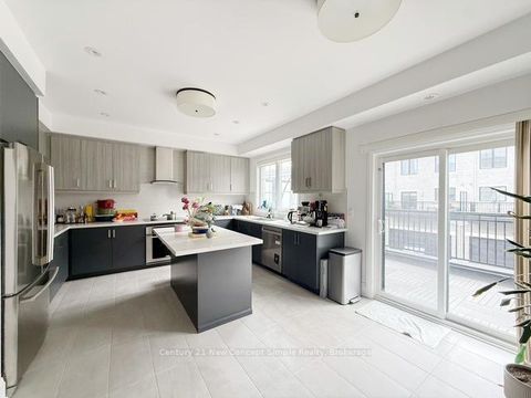 Photo 6 at TH7 - 388 Highway E, Doncrest, Richmond Hill