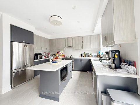 Photo 8 at TH7 - 388 Highway E, Doncrest, Richmond Hill