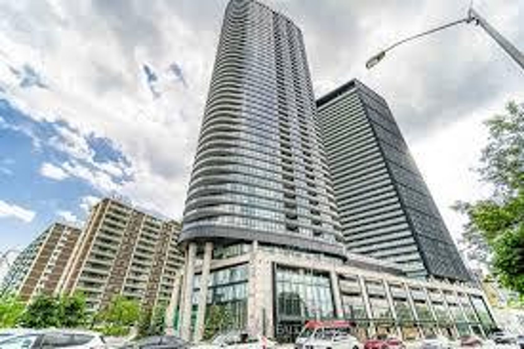 1422 - 585 Bloor Street E, North St. James Town, Toronto by Loree Meneguzzi Real Estate 1422 - 585 Bloor Street E, North St. James Town, Toronto