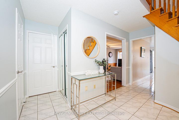 Photo 5 at 30 Adirondack Crescent, Wellington, Brampton