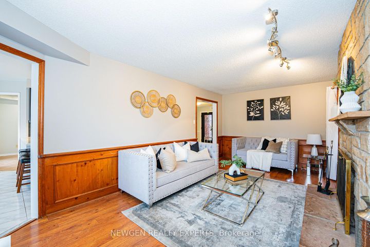Photo 9 at 30 Adirondack Crescent, Wellington, Brampton