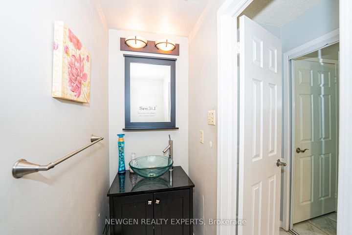 Photo 15 at 30 Adirondack Crescent, Wellington, Brampton