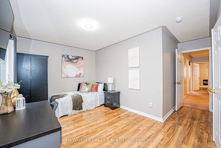 Photo 27 at 30 Adirondack Crescent, Wellington, Brampton