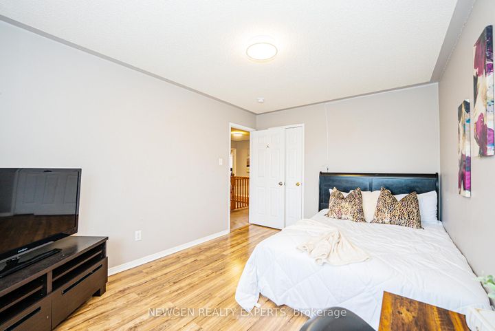 Photo 30 at 30 Adirondack Crescent, Wellington, Brampton