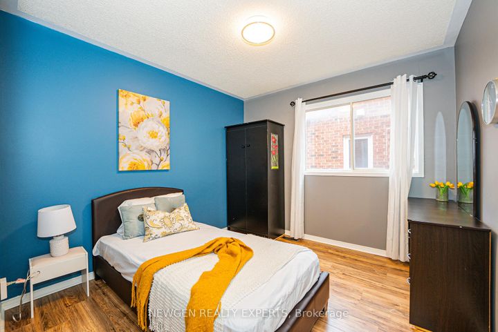 Photo 31 at 30 Adirondack Crescent, Wellington, Brampton