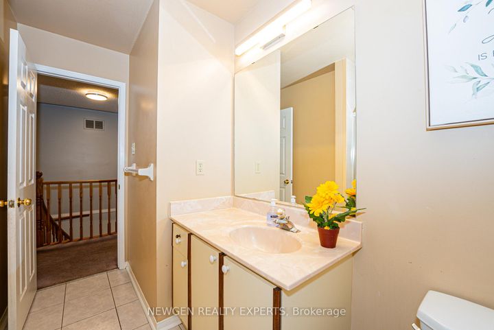 Photo 35 at 30 Adirondack Crescent, Wellington, Brampton