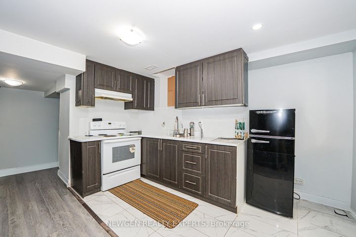 Photo 38 at 30 Adirondack Crescent, Wellington, Brampton