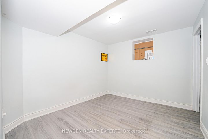 Photo 41 at 30 Adirondack Crescent, Wellington, Brampton