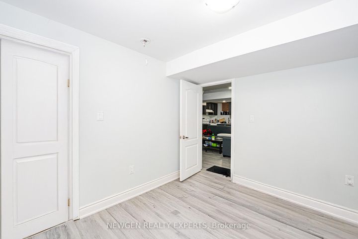 Photo 42 at 30 Adirondack Crescent, Wellington, Brampton