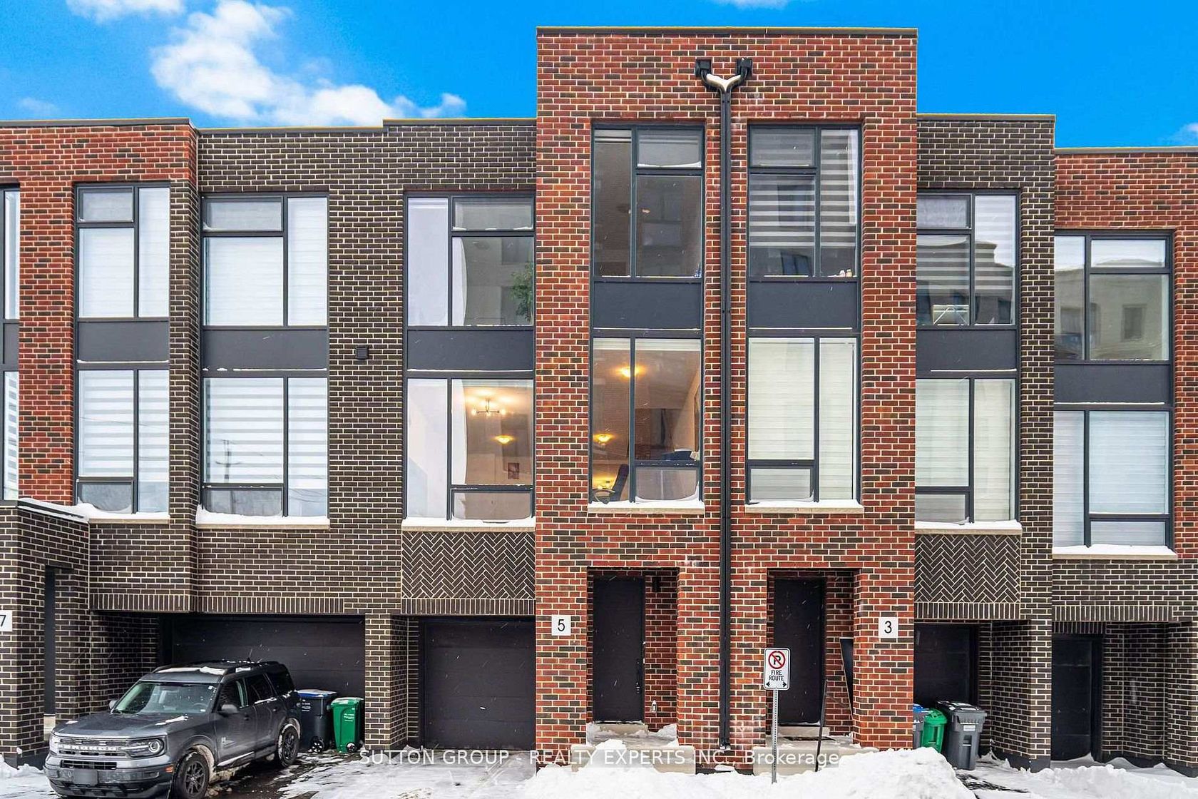 5 Taylor Court, Bolton West, Caledon by Loree Meneguzzi Real Estate 5 Taylor Court, Bolton West, Caledon