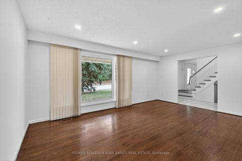 Photo 2 at 298 Newton Drive, Newtonbrook East, Toronto