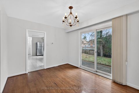 Photo 6 at 298 Newton Drive, Newtonbrook East, Toronto