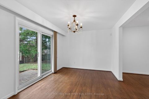 Photo 7 at 298 Newton Drive, Newtonbrook East, Toronto