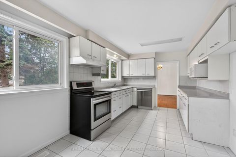 Photo 8 at 298 Newton Drive, Newtonbrook East, Toronto