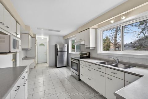 Photo 9 at 298 Newton Drive, Newtonbrook East, Toronto