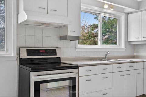 Photo 10 at 298 Newton Drive, Newtonbrook East, Toronto