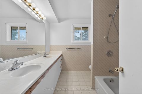 Photo 17 at 298 Newton Drive, Newtonbrook East, Toronto