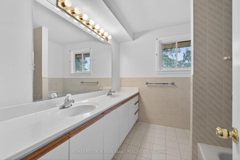 Photo 18 at 298 Newton Drive, Newtonbrook East, Toronto