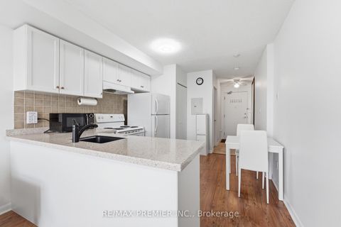 Photo 2 at 815 - 2464 Weston Road, Weston, Toronto