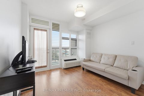 Photo 3 at 815 - 2464 Weston Road, Weston, Toronto