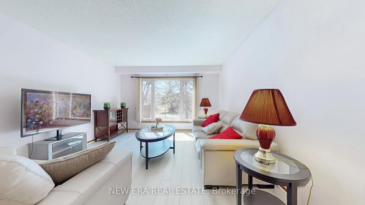 Photo 4 at 100 Cherry Hills Road, Glen Shields, Vaughan