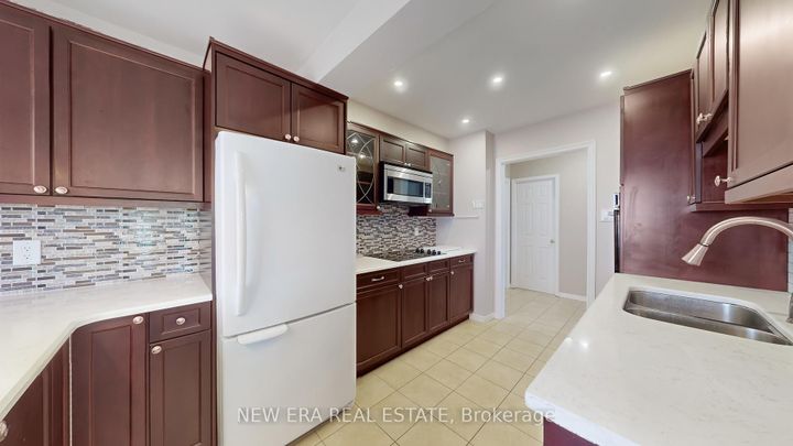 Photo 9 at 100 Cherry Hills Road, Glen Shields, Vaughan