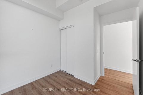 Photo 3 at 717 - 500 Dupont Street, Annex, Toronto