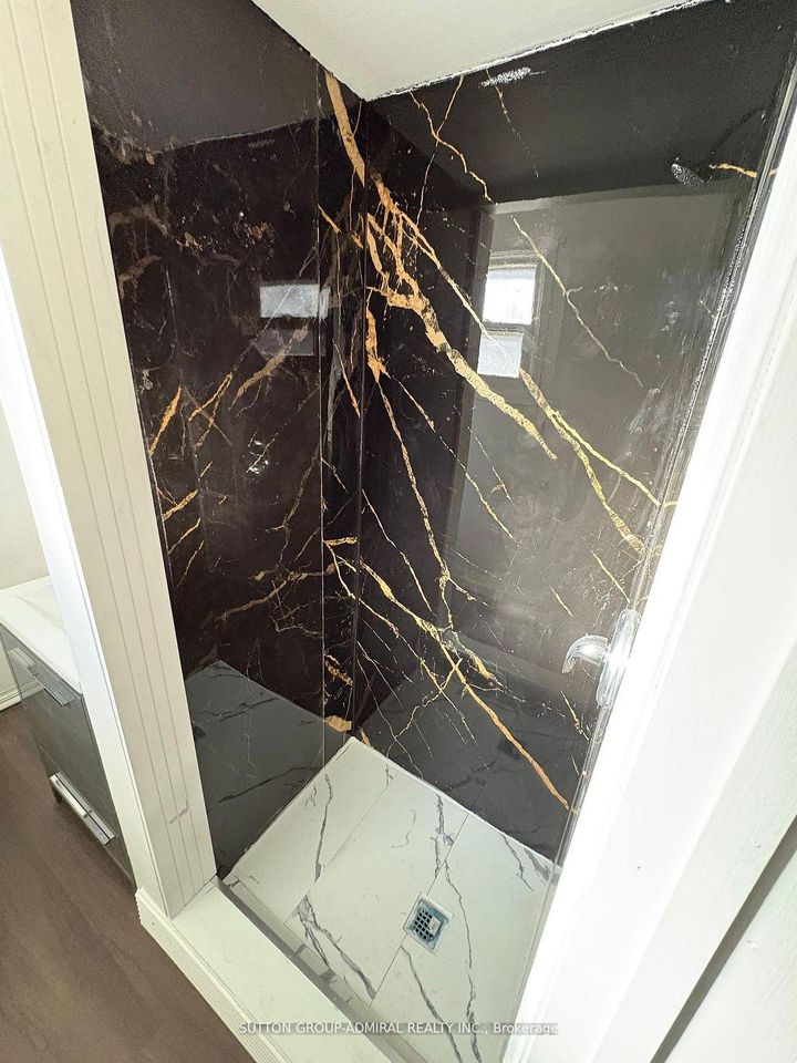 Photo 13 at 32 Magani Drive, Bradford, Bradford West Gwillimbury