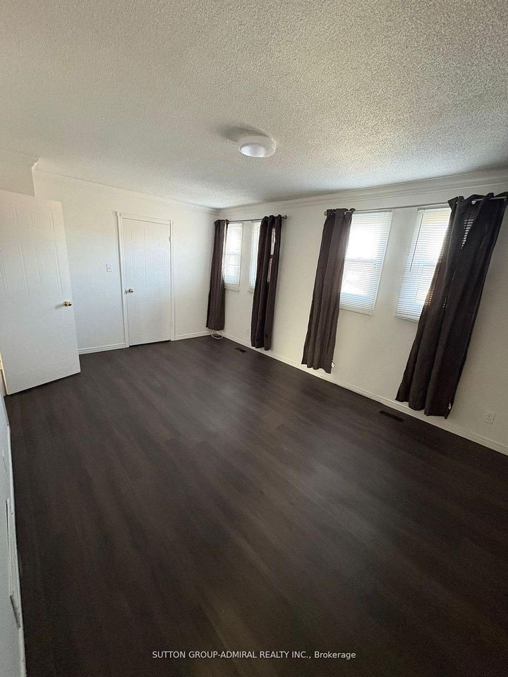 Photo 14 at 32 Magani Drive, Bradford, Bradford West Gwillimbury