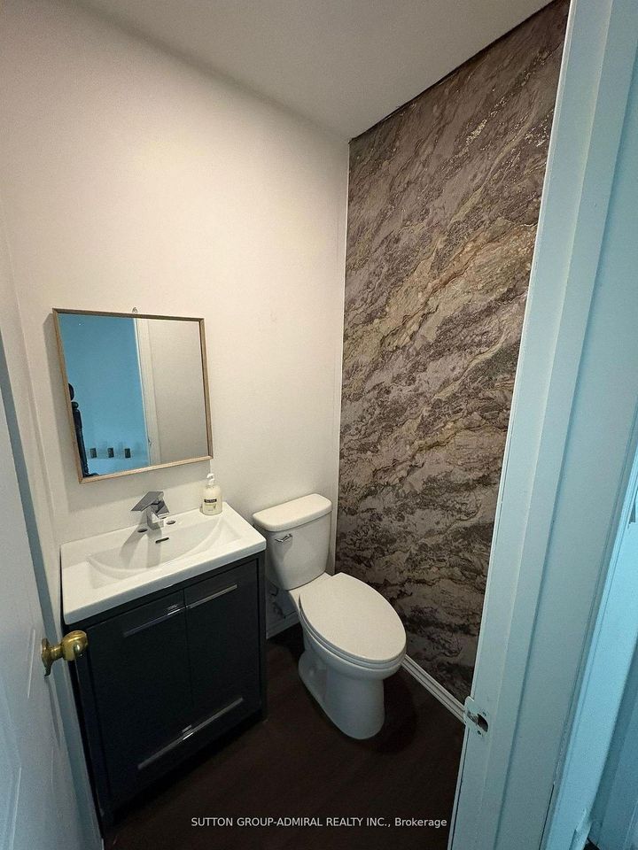 Photo 16 at 32 Magani Drive, Bradford, Bradford West Gwillimbury