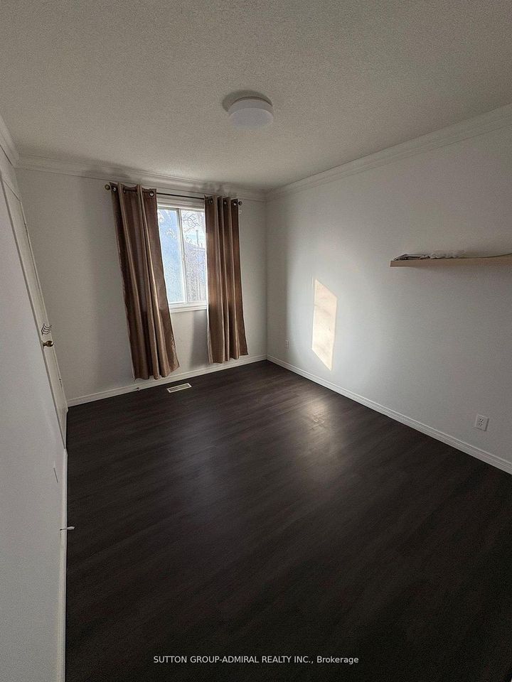 Photo 17 at 32 Magani Drive, Bradford, Bradford West Gwillimbury