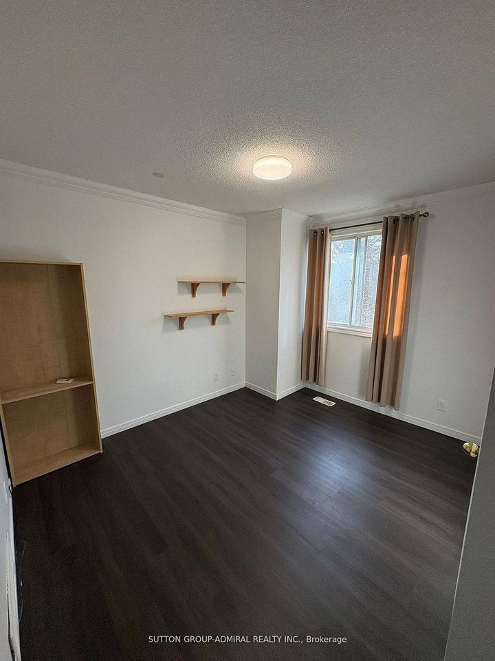 Photo 18 at 32 Magani Drive, Bradford, Bradford West Gwillimbury